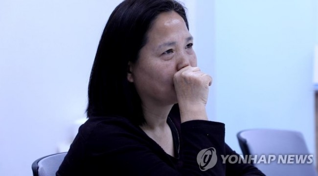 연합뉴스와 인터뷰 중인 김미숙 김용균재단 이사장. 