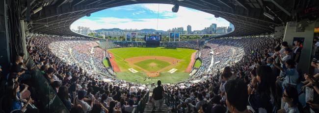 프로야구 천만 관중 돌파