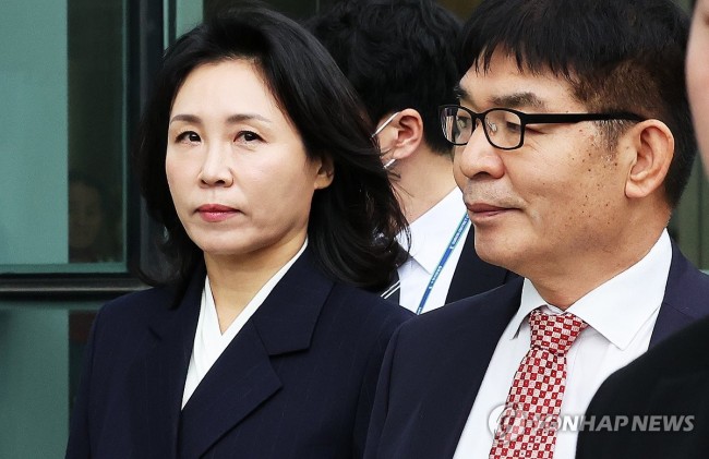 법원 나오는 김혜경 씨