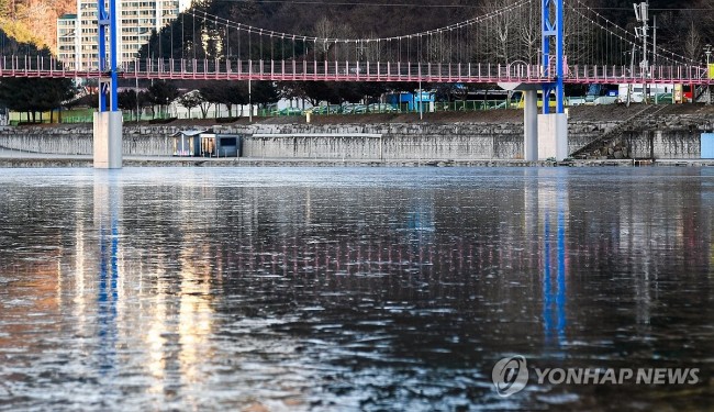 결빙 이뤄지는 화천산천어축제장
