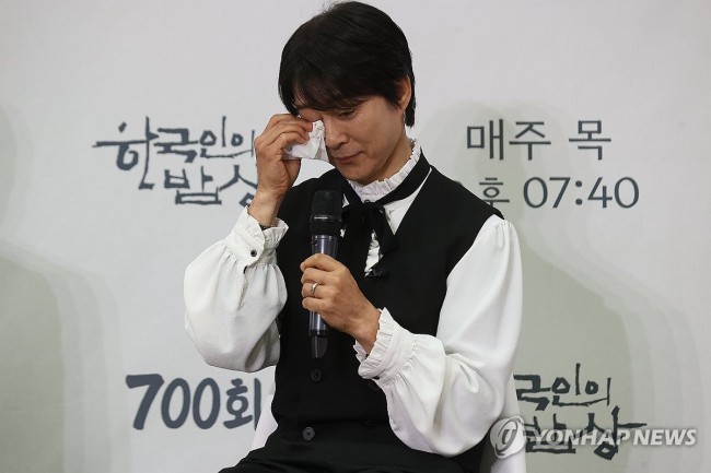 눈시울 붉어진 최수종