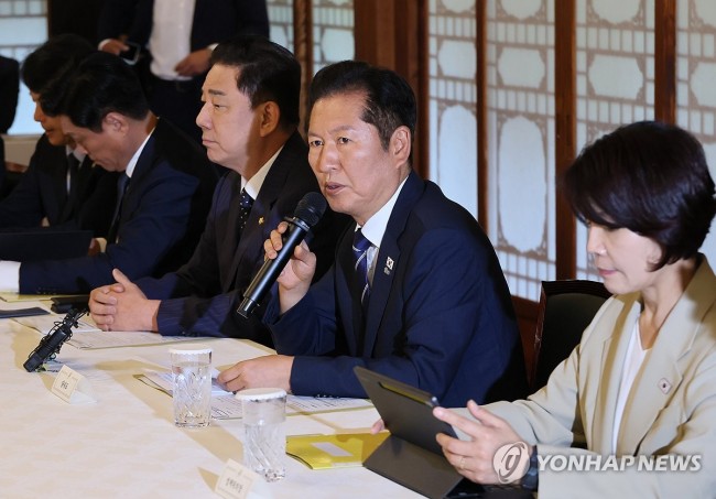 고위당정협의회서 발언하는 정청래 대표