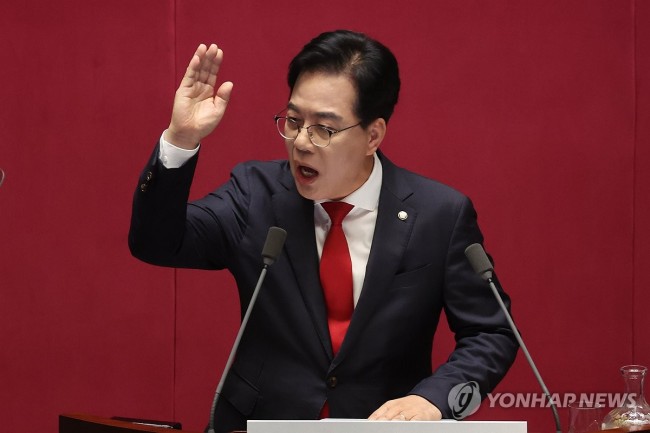 여당 향해 목소리 높이는 송언석 원내대표