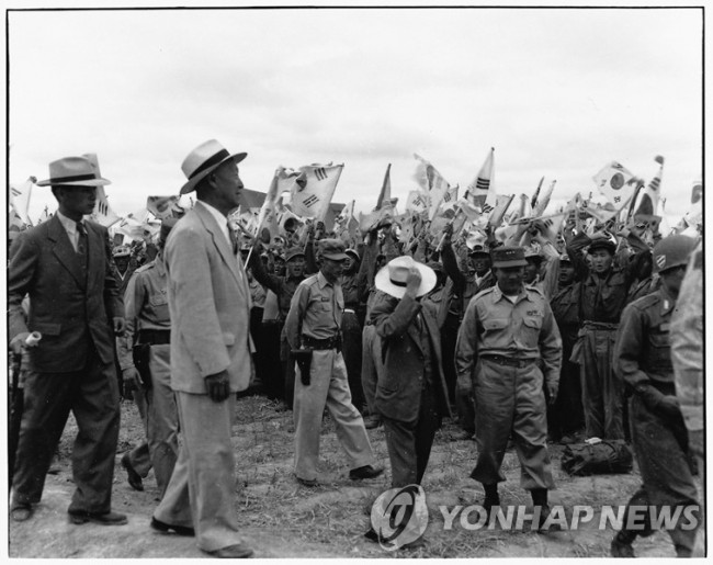 6.25 전쟁 중인 1952년 7월 9일 거제도 포로수용소 방문한 이승만 대통령