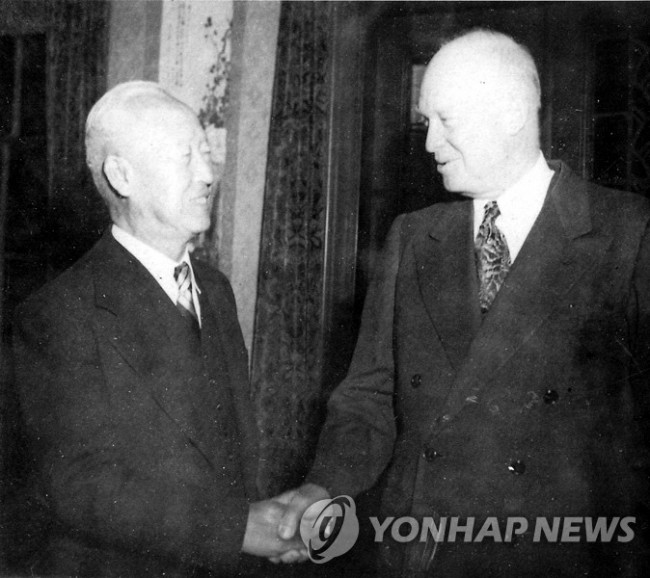 1952년 12월 3일 아이젠하워 미국 대통령 당선자를 접견하는 이승만 대통령