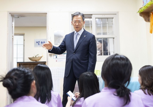 정성호 법무부장관, 기자단과 국내 최대 여성 전담 청주여자교도소 현장진단