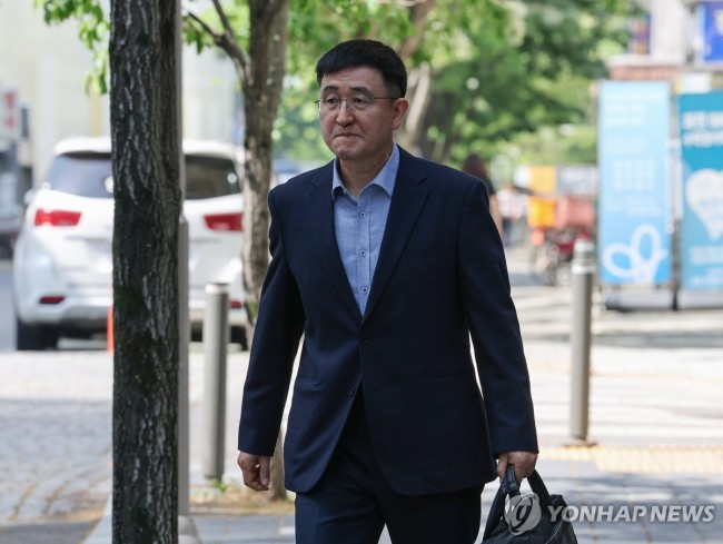 특검 출석하는 박안수 전 육군참모총장
